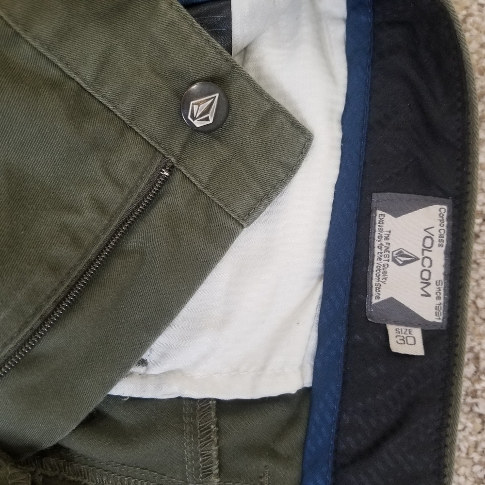 Volcom Shorts - Picture 6 of 6